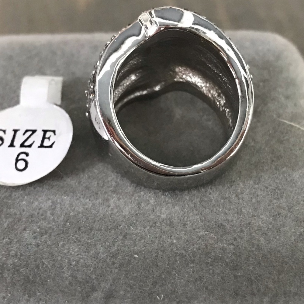 Lia Sophia silver crystal ring - Picture 3 of 5